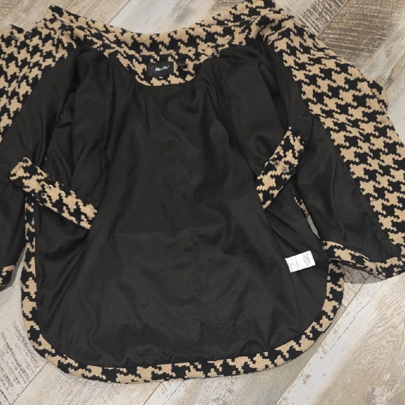 Miss Me Houndstooth Cape in Black and Cream - Picture 7 of 9